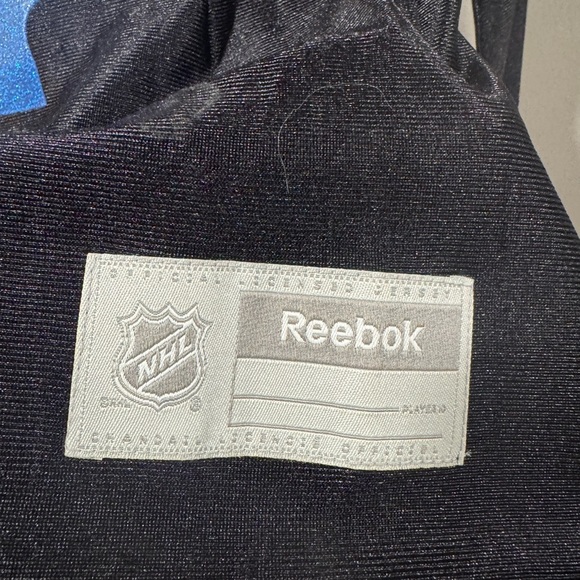 Toronto Maple Leafs NHL Hockey Jersey - Picture 4 of 11